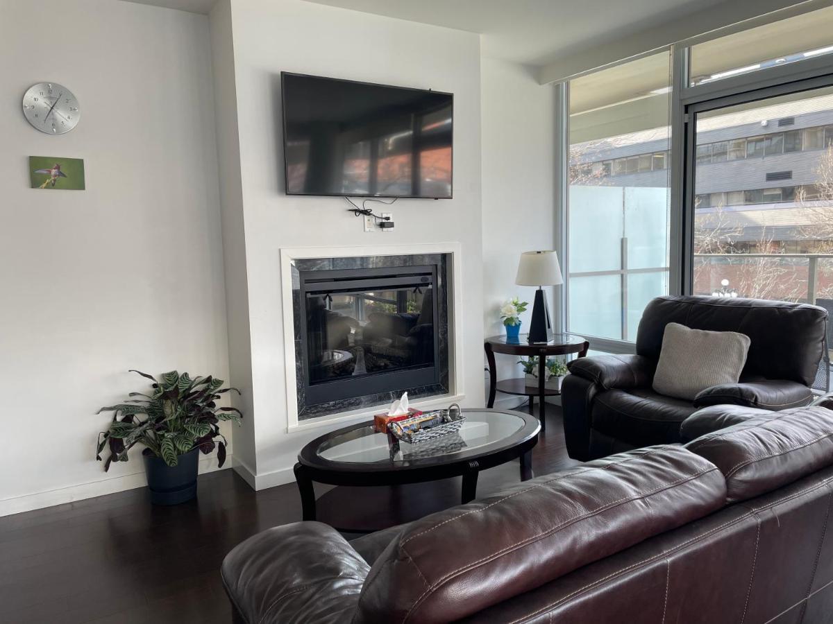 Spacious Downtown 2 Bedroom Condo With Pool And Air Conditioning Victoria Zewnętrze zdjęcie